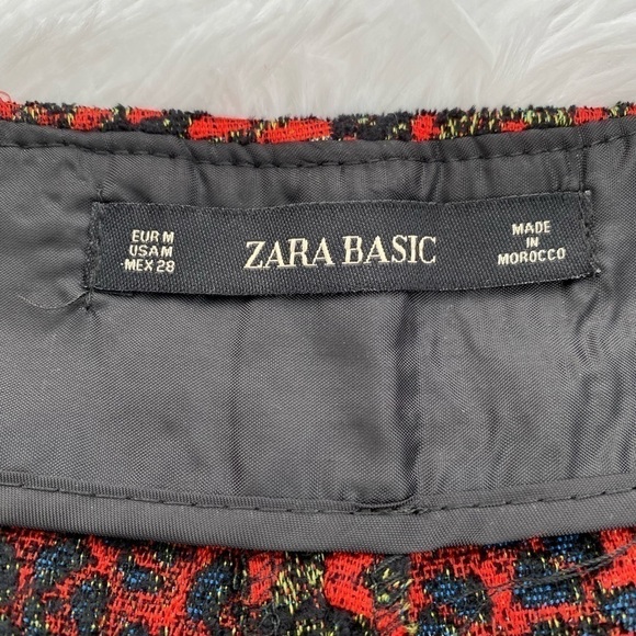ZARA basics red and black floral shorts with zipper front - Picture 4 of 8